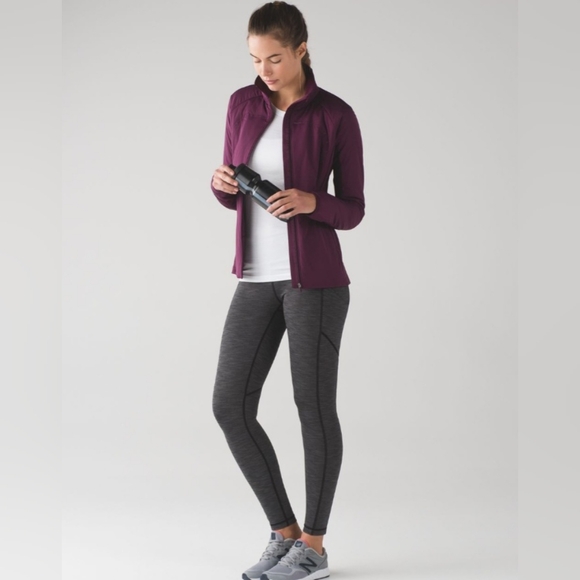 Lululemon Run For Cold Jacket Primaloft Reflective Plum Size 6 Pre-owned - Picture 8 of 13